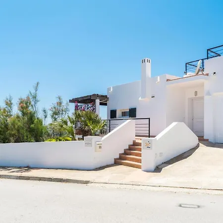 Miranda Villa *
